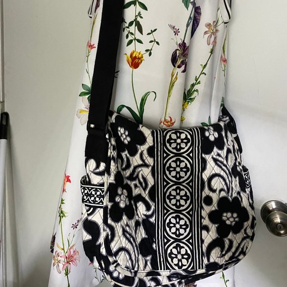 VERA BRADLEY Black & White Floral Messenger Bag - Picture 6 of 10